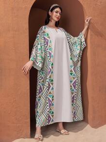 Al Najma Loose Geometric Printed Kaftan With Notched Neckline - Green - View 7
