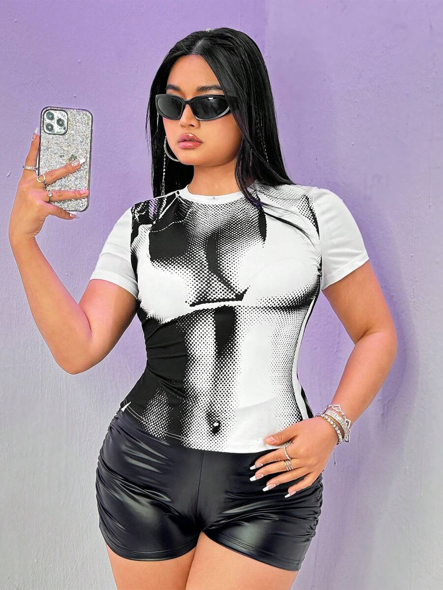 SHEIN ICON 夏季大码女式圆领短袖人体印花 T 恤 - 黑與白 - 查看 1