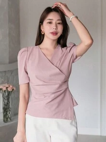 DAZY 女性實色不對稱設計v領短袖系結下擺襯衫 - 粉色 - 查看 4
