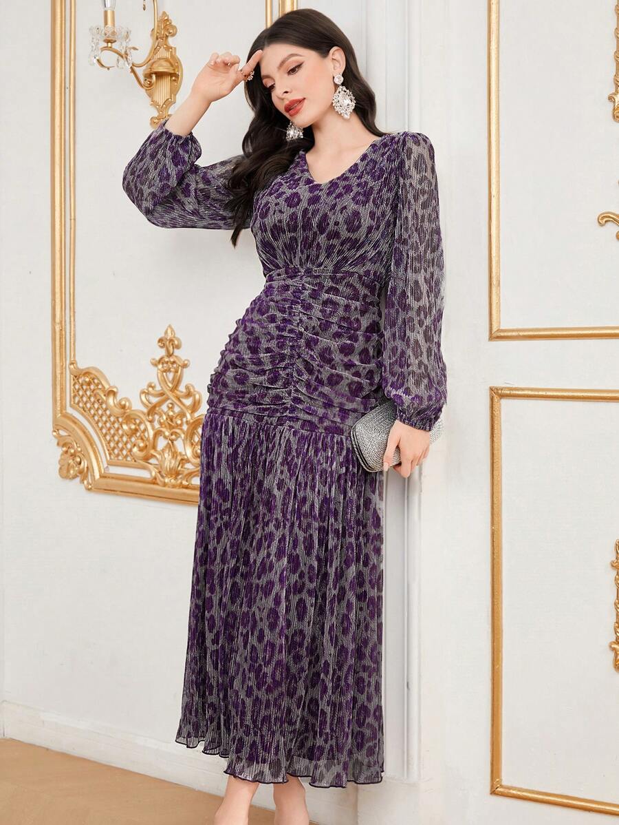 Modelyn 印花灯笼袖 V 领连衣裙,带褶饰和腰带,长款女装 - 紫色 - 查看 1