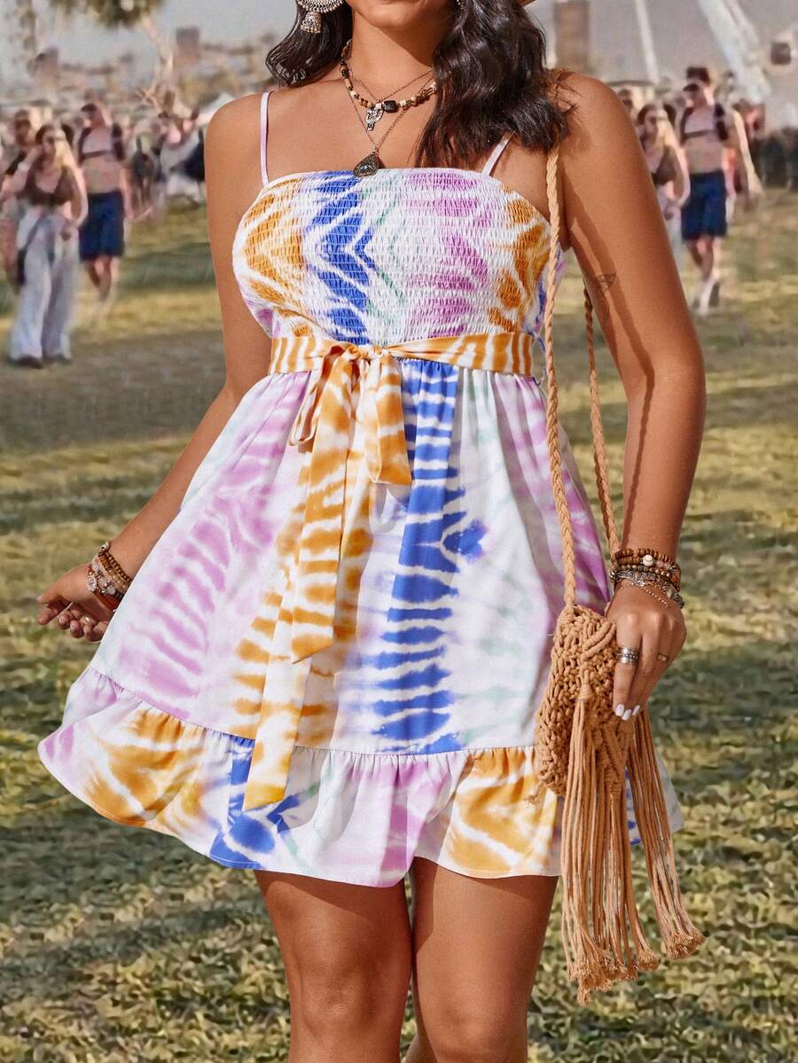 SHEIN VCAY 大尺寸度假風格打結染色連衣裙,有褶邊和肩帶 - 彩色 - 查看 1