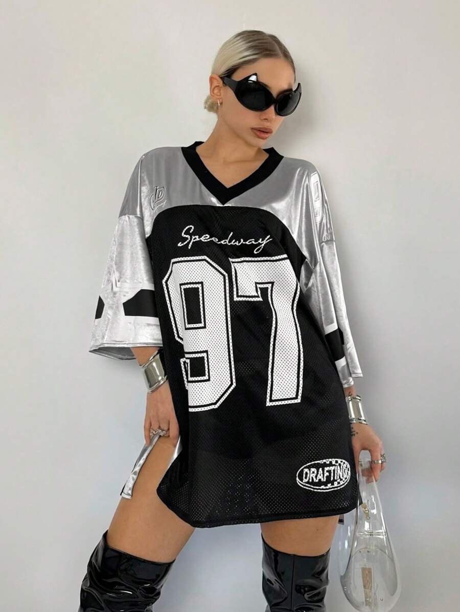 SHEIN ICON 女士v領寬鬆適合的連衣裙,銀色賽車風格字母印花 - 銀色 - 查看 1