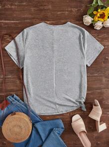 EMERY ROSE Plus Size Women Slim Fit V-Neck Short Sleeve Flag Print Casual T-Shirt, Suitable For Summer Pullover