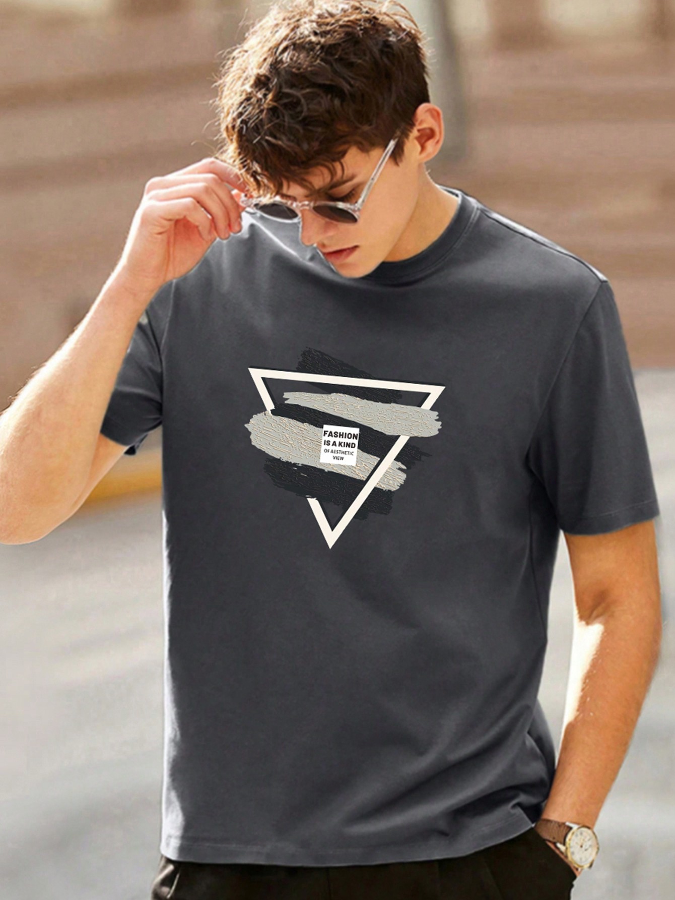 Men Geo & Letter Graphic Tee