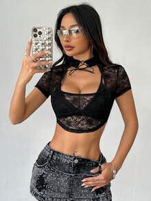 SHEIN Unity Top Corto De Encaje Transparente Con Gran Cuello Redondo Y Manga Corta