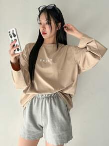 DAZY 女士字母印花圓領下肩長袖t恤 - 卡其色 - 查看 5