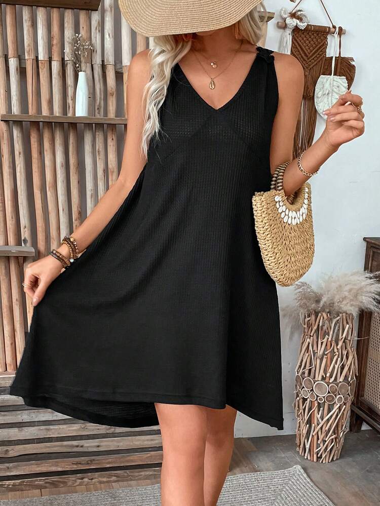 Solid Color V-Neck Sleeveless Dress