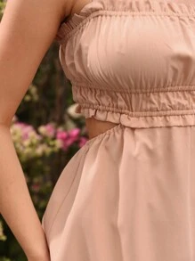 Aveloria Einfarbiges, Ausgeschnittenes, Lässiges Trägerkleid Mit Spaghettiträgern