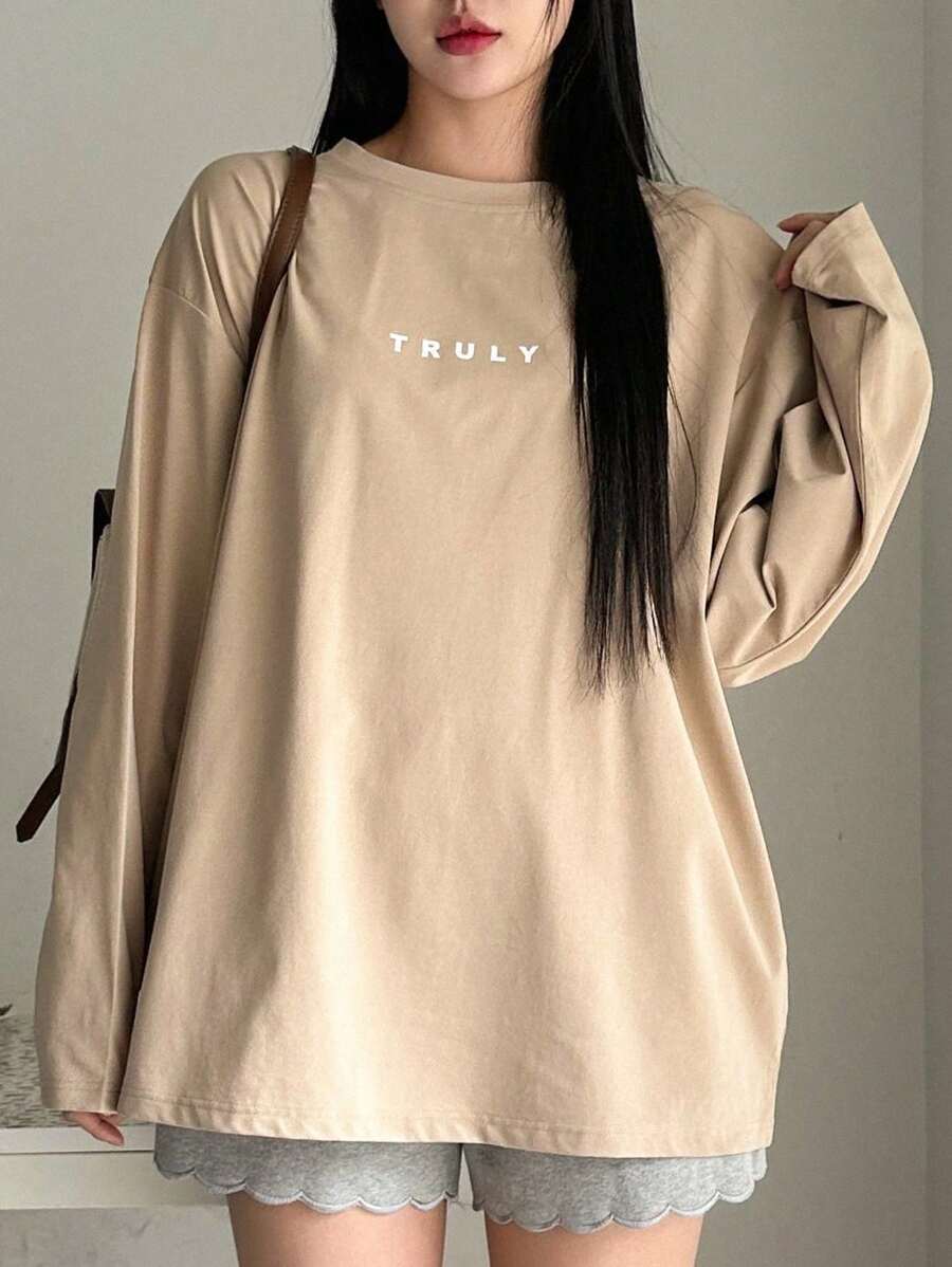 DAZY 女士字母印花圓領下肩長袖t恤 - 卡其色 - 查看 1