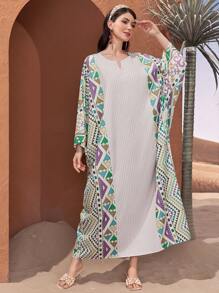 Al Najma Loose Geometric Printed Kaftan With Notched Neckline - Green - View 3