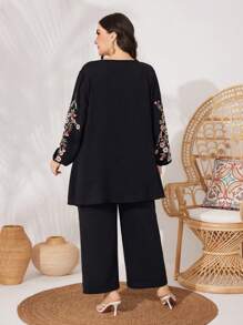 Mulvari Set da donna taglie forti con due pezzi, manica a lanterna con ricamo floreale - nero - Visualizzare 2