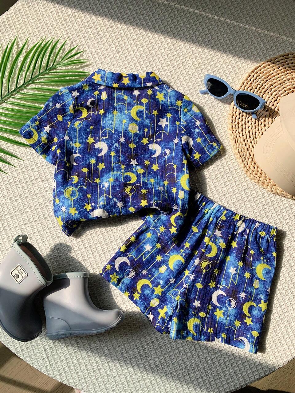 Baby Boy Star And Moon Lantern Pattern Short-Sleeved Cardigan Top And Shorts Pajama Set