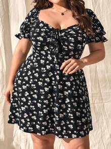 SHEIN CURVE+ 大尺碼女士花卉印花泡泡袖連衣裙 - 黑色 - 查看 1