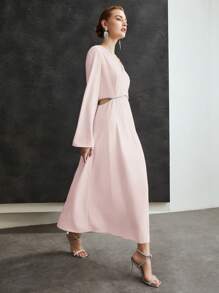 MOTF PREMIUM Einfarbiges Kleid Mit V-ausschnitt, Ausgestelltem Ärmel, Schmucksteinen Und Ausschnitt An Der Taille - Pink - Übersicht 5
