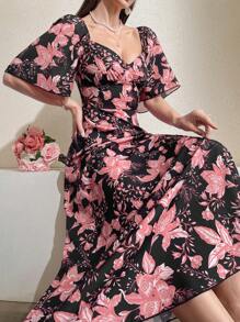 Modelyn Floral Print Flared Dress With Sweetheart Neckline - Black - View 5