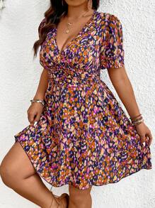 SHEIN Frenchy Kích thước lớn Cổ chữ V sâu Eo cao Xếp li In Đầm - Nhiều màu - Xem 4