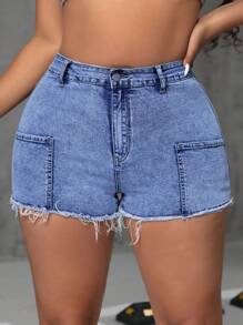 SHEIN EZwear شورت جينز ضيق باللون الصلب والشرابة لمقاس كبير - أزرق فاتح - مشاهدة 2