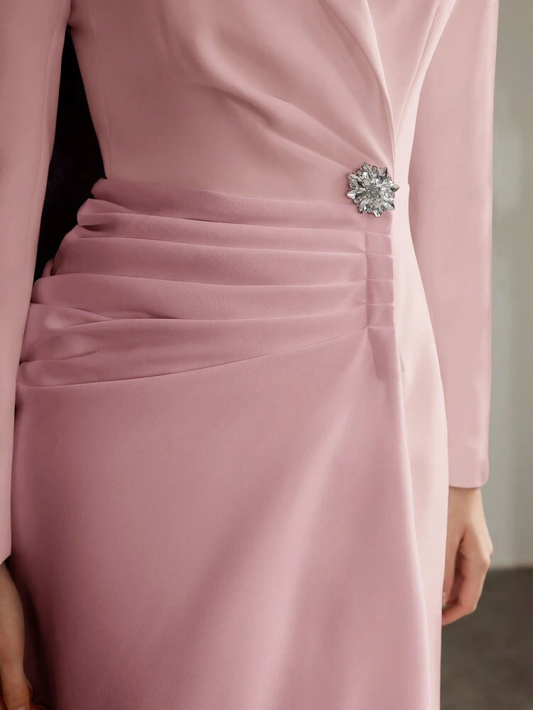 PEAK COLLAR RUCHED DRESS