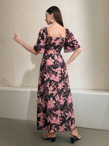 Modelyn Floral Print Flared Dress With Sweetheart Neckline - Black - View 2