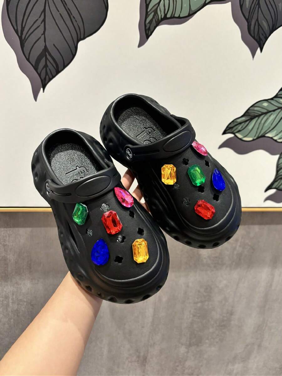 女士黑色厚底木屐 DIY 木屐，镶嵌大量钻石装饰搭扣，镂空设计，沙滩鞋，Thanos 宝石情侣款 - 黑色 - 查看 1