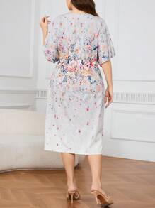 SHEIN Clasi 大尺碼花卉印花V領高分裙 - 米色 - 查看 2