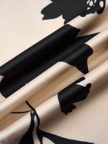 SHEIN LUNE 大尺碼純色荷葉邊露肩上衣和花卉印花修身褲子 - 黑色 - 查看 5