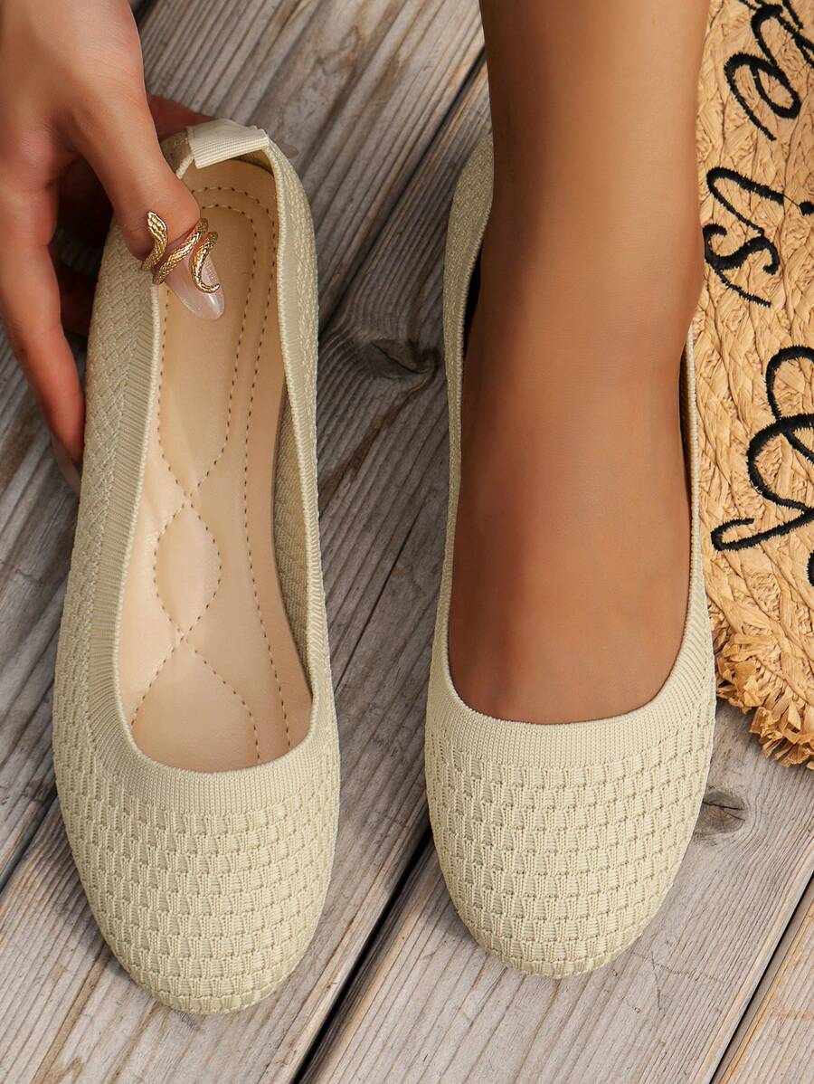 Women's Comfortable Breathable Flat Shoes, Round Toe Non-Slip Loafers - Beige - View 1