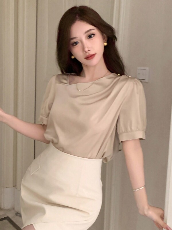 DAZY Camisa de satén para mujer con cuello asimétrico y manga abullonada plisada, Año Nuevo Verano