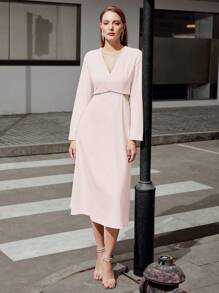 MOTF PREMIUM Einfarbiges Kleid Mit V-ausschnitt, Ausgestelltem Ärmel, Schmucksteinen Und Ausschnitt An Der Taille - Pink - Übersicht 7