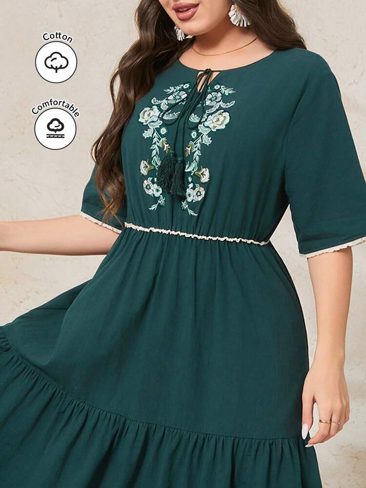 Plus Size Women's Floral Embroidery Short Sleeve Dress