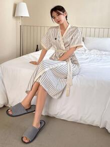 DAZY Women's Satin Stripe & Star Decoration Patchwork Homewear Robe With Contrast Trim Pajama - Black and White - View 3