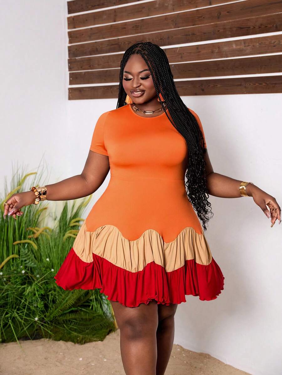 Slaydiva 大码优雅假日风格短袖针织连衣裙，圆领，多色，褶皱和拼接设计，适合夏季 - 彩色 - 查看 1