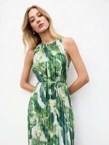 BizChic Vestido de mujer con estampado de teñido anudado verde y blanco, corte halter, plisado, con cinturón, para verano