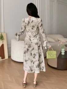 DAZY 女士蝴蝶印花方领喇叭袖连衣裙，花卉荷叶边，秋季长袖连衣裙，复活节 - 綠色 - 查看 2
