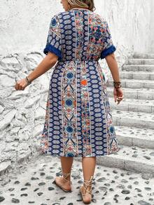 SHEIN Holidaya 大尺碼花卉印花流蘇袖口束腰連衣裙 - 彩色 - 查看 2