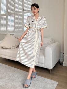DAZY Women's Satin Stripe & Star Decoration Patchwork Homewear Robe With Contrast Trim Pajama - Black and White - View 1