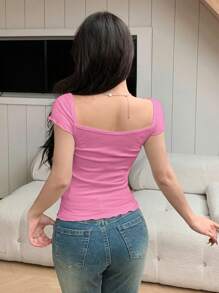 DAZY Thon gọn Ngắn tay Áo thun Với Ren Vá lại Và Xù Hoa Sen - Màu Hồng Tươi - Xem 2