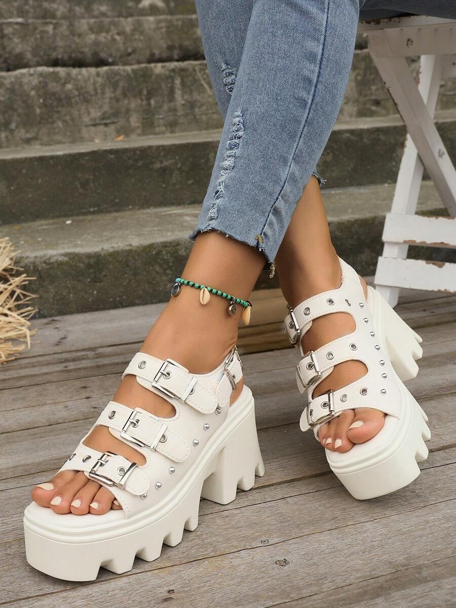 高跟鑲釘羅馬涼鞋,帶扣,開放式腳趾,厚底,粗跟,豆豆鞋款 - 白色 - 查看 1