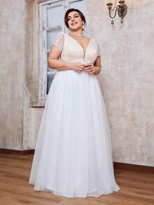 Vestido de novia con escote en V, bordado de encaje, manga corta, contraste de color en malla y corte evasé, talla grande - Blanco - Ver 3
