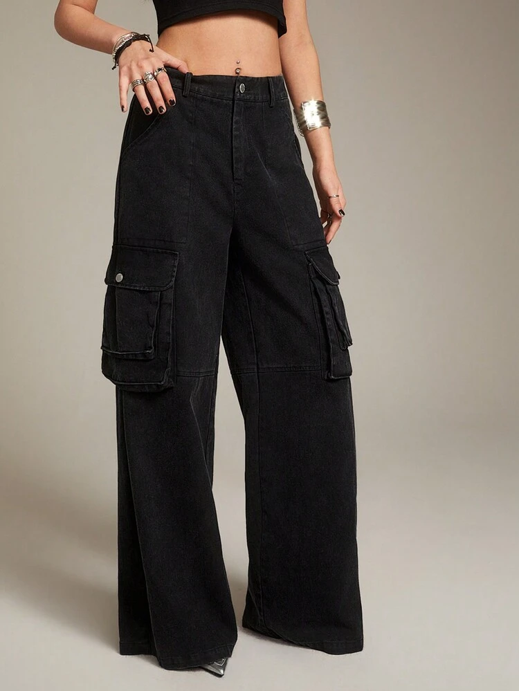 Women's Fashionable Black Loose-Fit Jeans With Large Pockets