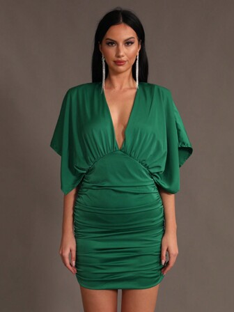 Modphy 2024 New Versatile Spring/Summer V-Neck Pleated Form-Fitting Green Dress