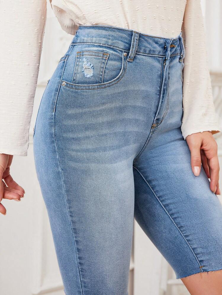 Women's Slim Fit Denim Shorts With Frayed Hem