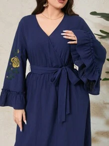 Seusyu 大码女式花卉刺绣喇叭袖阿拉伯连衣裙 - 藍色 - 查看 3