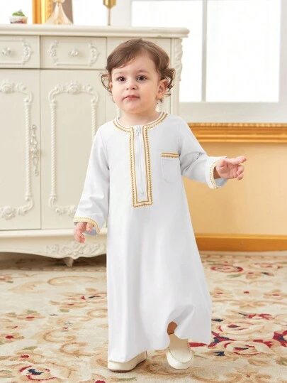 Baby Boy Traditionell lång mantel med broderad guldkant och dragkedja