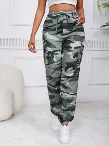 SHEIN LUNE Pantalones cargo con estampado de camuflaje con bolsillo lateral con solapa con cordón delantero