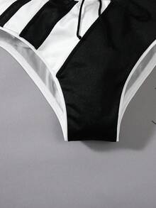 SHEIN Quần bơi tam giác Colorblock thể thao và giản dị dành cho cậu bé tuổi teen đang đi nghỉ - Nhiều màu - Xem 6