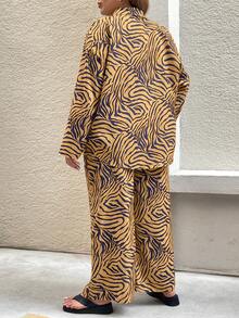 SHEIN Essnce 女士大码夏季度假户外防晒衬衫和裤子两件套 - 彩色 - 查看 4