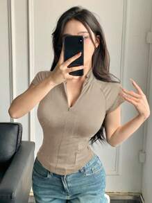 DAZY Solid Zipper Closure Compression Sports T-Shirt Summer - Khaki - View 3