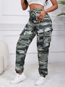 SHEIN LUNE Pantalones cargo con estampado de camuflaje con bolsillo lateral con solapa con cordón delantero