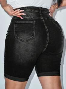 SHEIN SXY Plus Size Women's Slim Fit Denim Shorts With Pockets